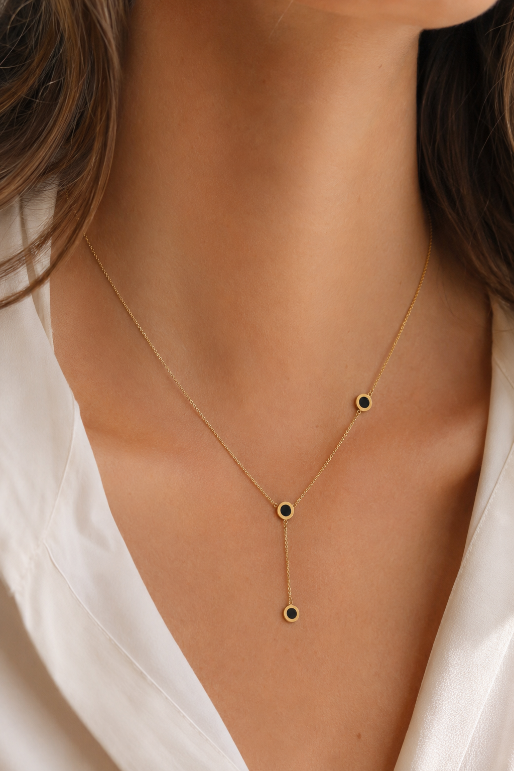 Collier Réversible Femme Nacre Blanche et Noir en Acier Inoxydable Doré