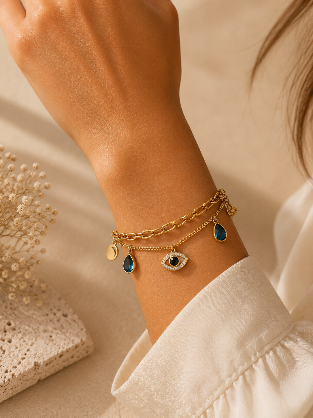 Bracelet Doré Femme en Acier Inoxydable avec Cristaux Bleus et Œil Protecteur